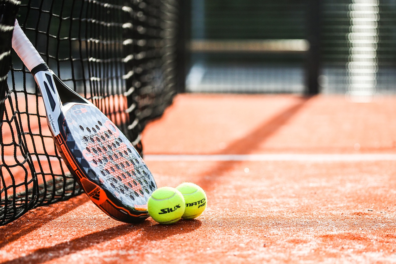 Blijf fit en gezond met een spannend potje padel